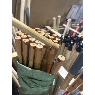 Черенок д/убор.инвентаря деревянный (эвкалипт) лакированный 120 см еврорезьба